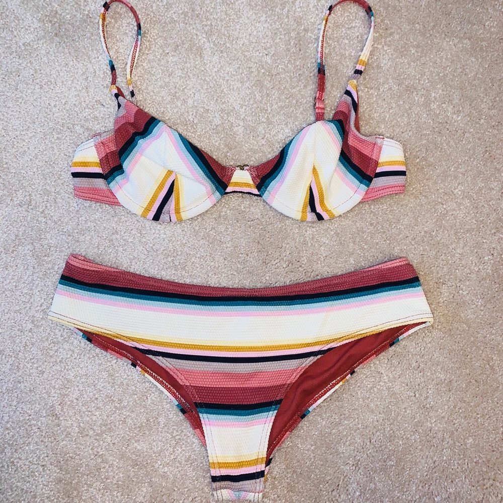 Billabong Easy Daze Swim set (size S)